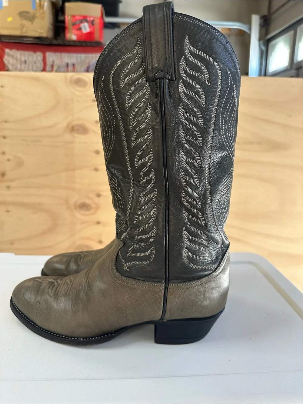 Tony Lama 2 tone, Light Grey with Black Leather Cowboy Boot 9D